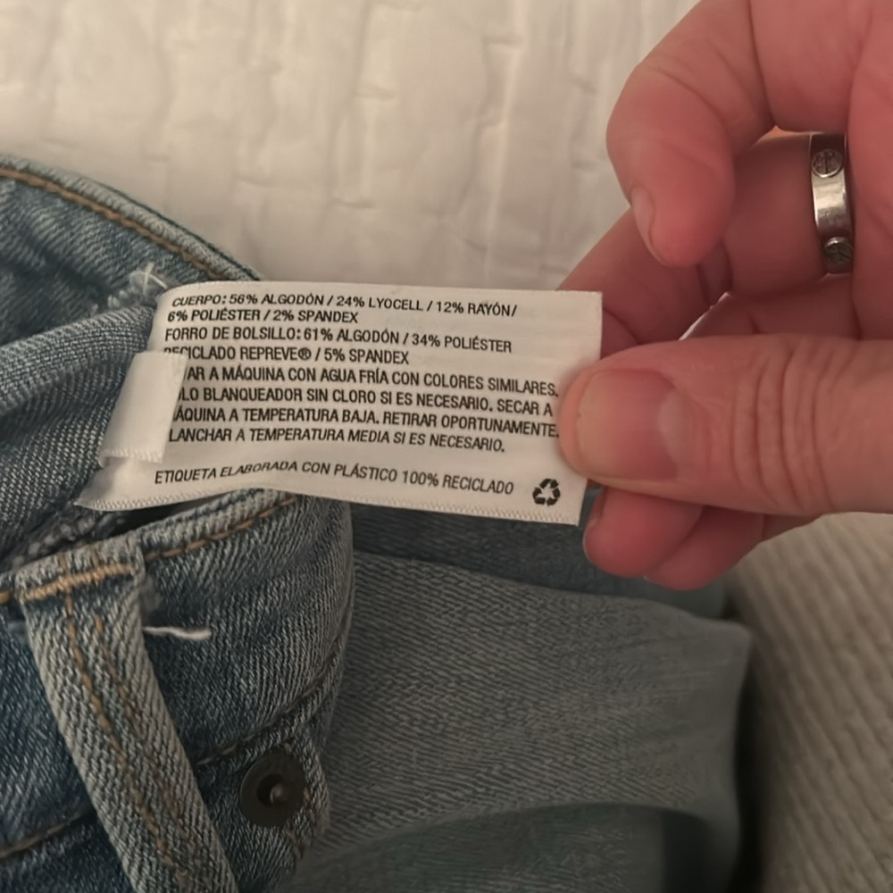 Universal Thread Blue Ankle Cropped Distressed Je… - image 7